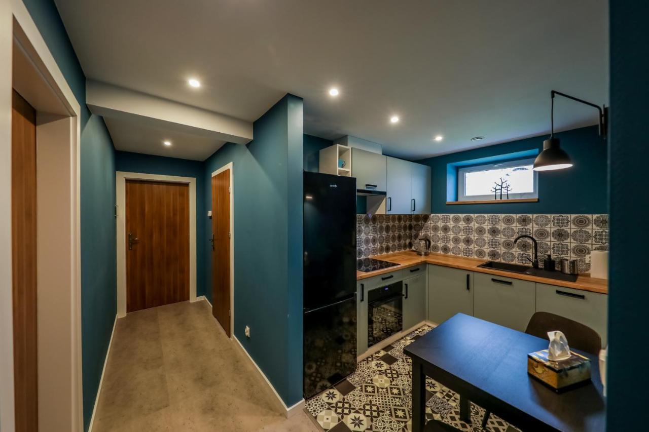 Trzy Male Drzewka Apartment Wielka Wies  Exterior foto