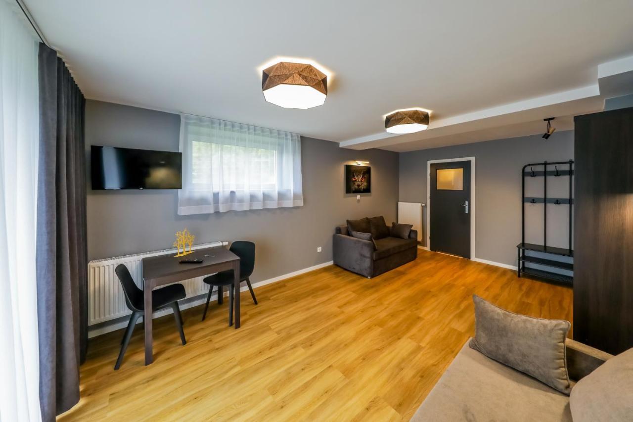 Trzy Male Drzewka Apartment Wielka Wies  Exterior foto